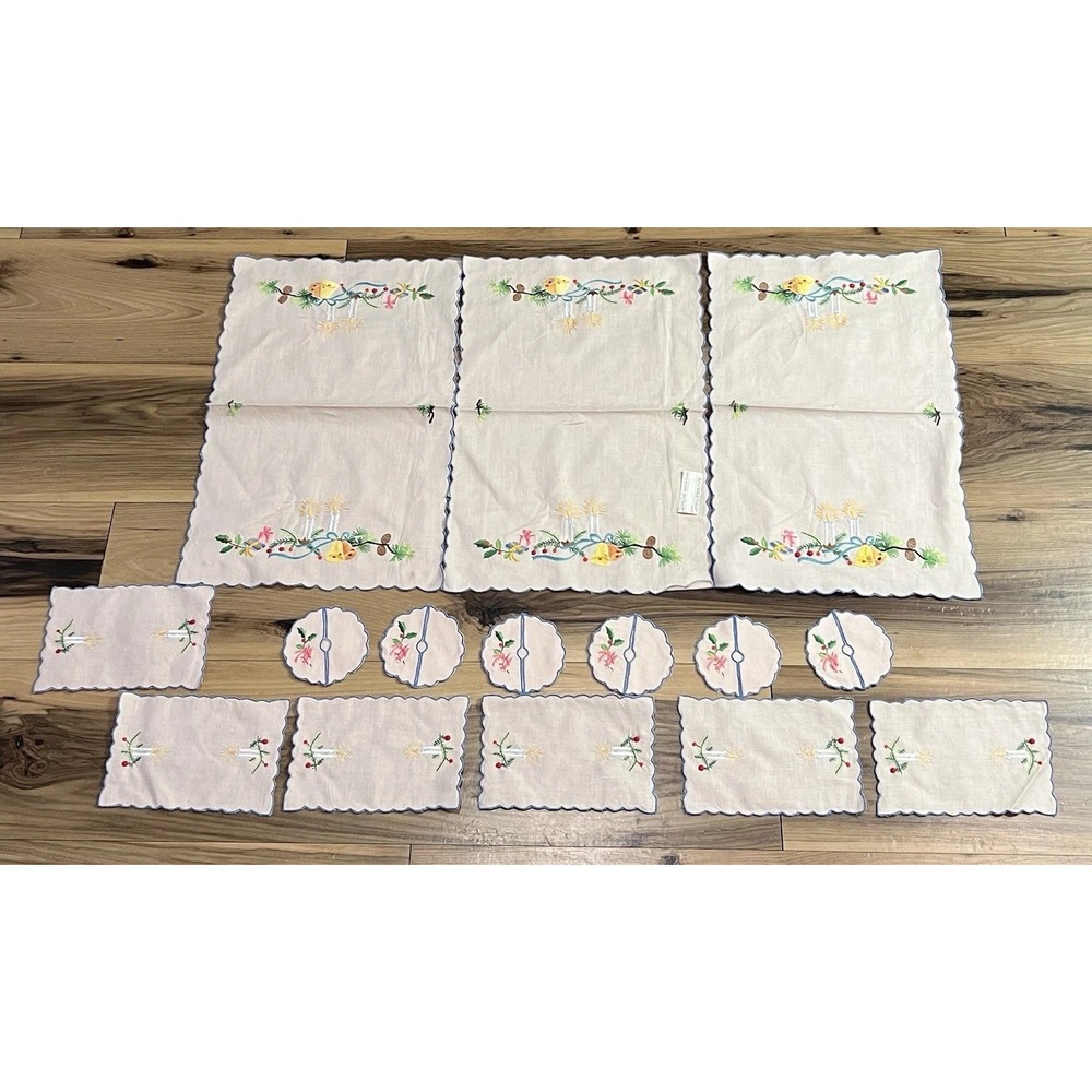 Vtg Set of 15 White Embroidered Christmas Napkins Coasters Holly Candles Present
